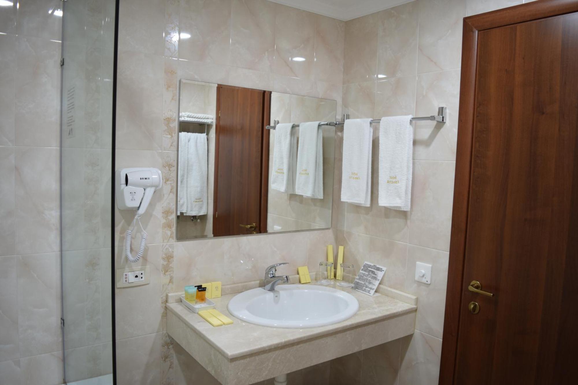Artsakh Hotel Erywań Zewnętrze zdjęcie