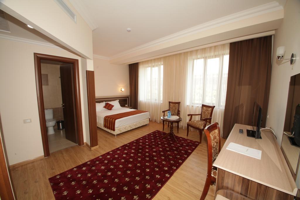 Artsakh Hotel Erywań Zewnętrze zdjęcie