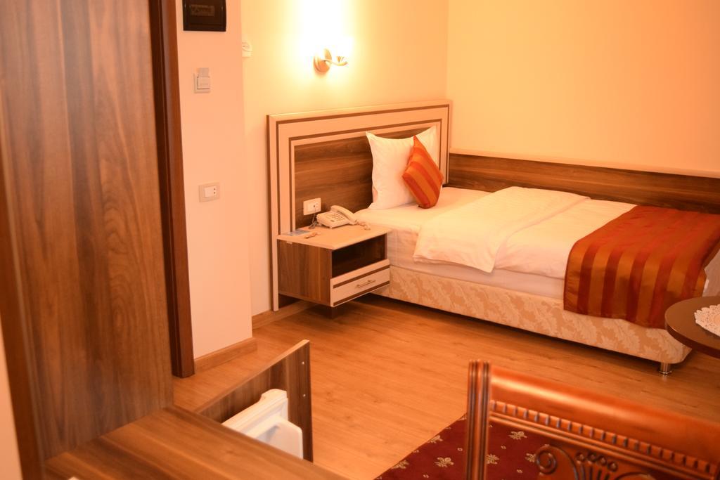 Artsakh Hotel Erywań Zewnętrze zdjęcie