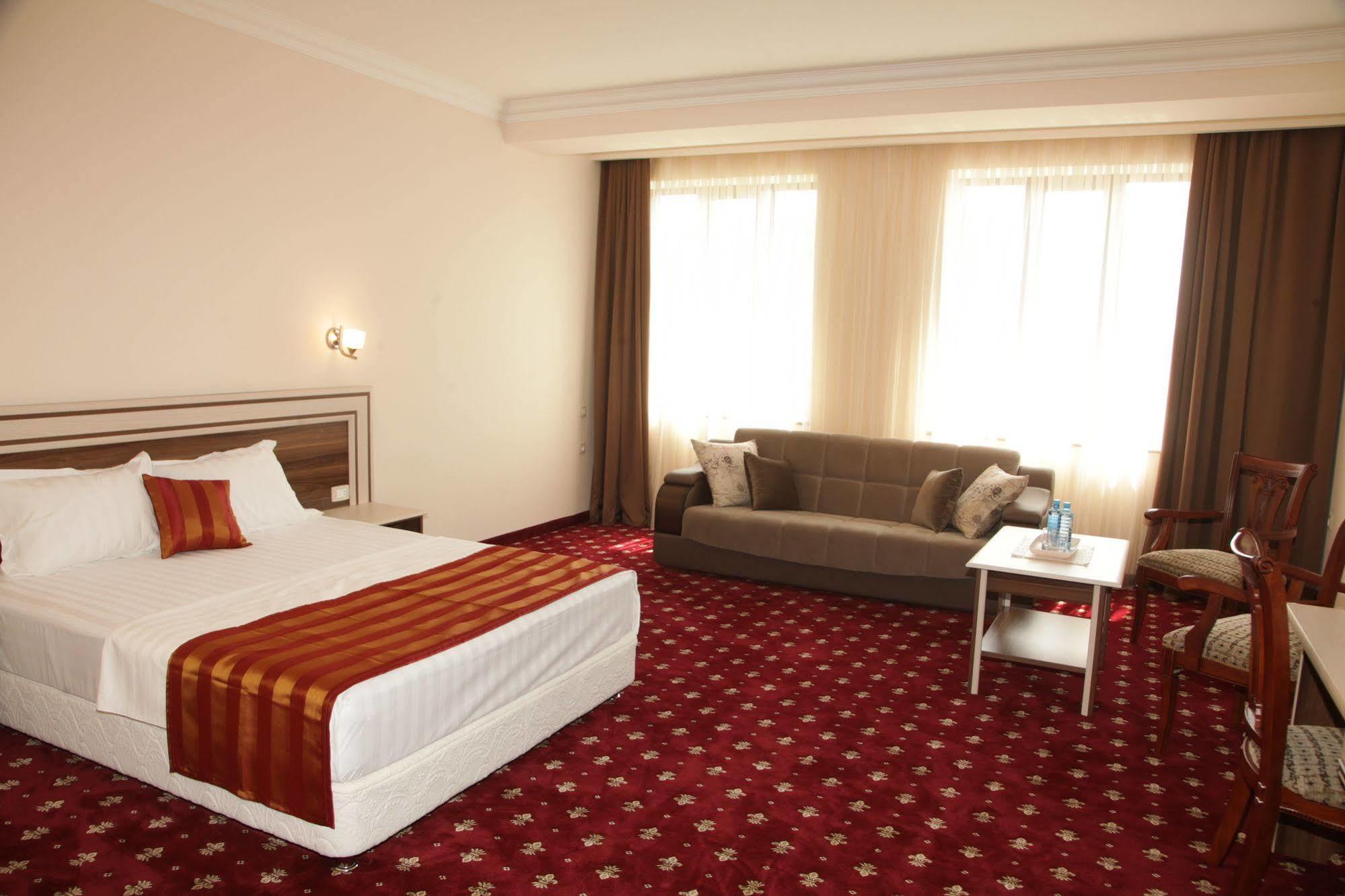 Artsakh Hotel Erywań Zewnętrze zdjęcie