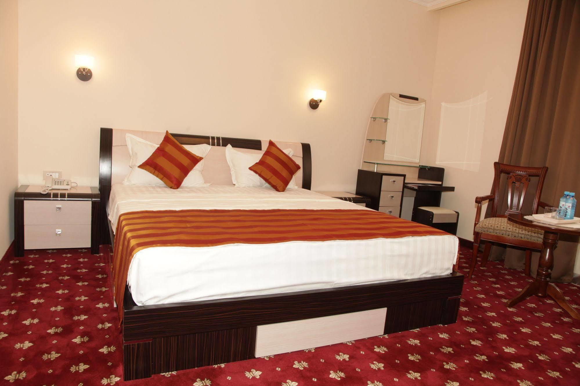 Artsakh Hotel Erywań Zewnętrze zdjęcie